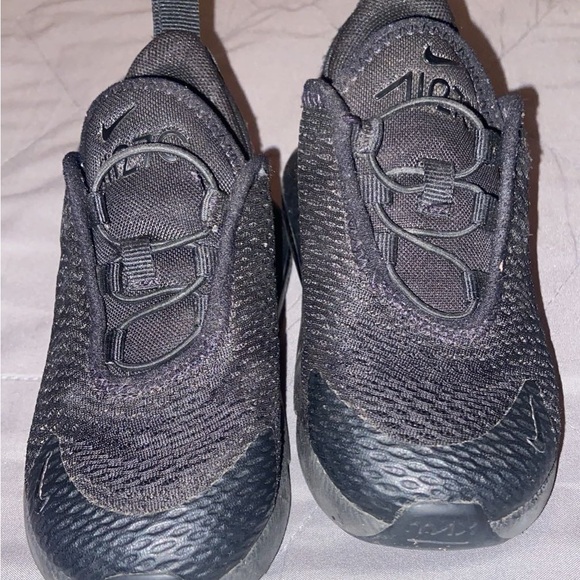 Black Nike 270 - Picture 2 of 2